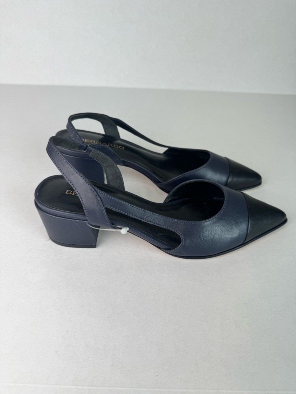 Bernardo 1946 Women’s Monroe Pump Dark Navy Antique Calf 6.5 - Picture 5 of 7